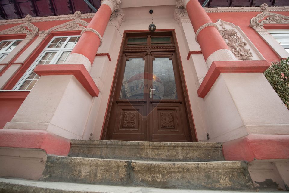 Vila interbelica cu 6 camere de vanzare, 99 mpu, Parc Cismigiu