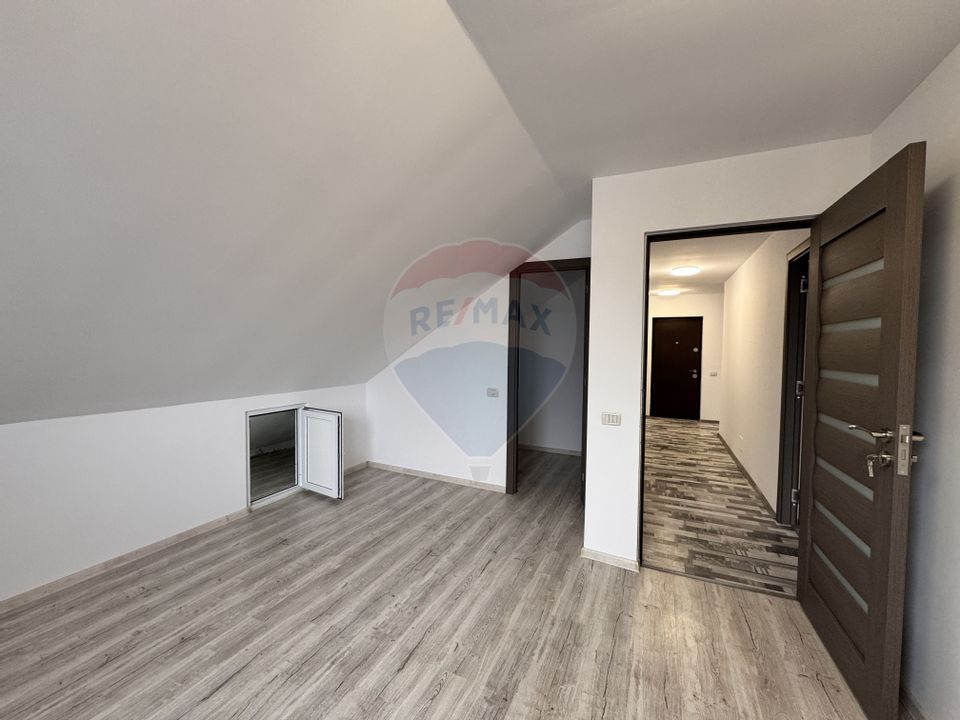 Apartament cu 3 camere de vânzare în zona Burdujeni