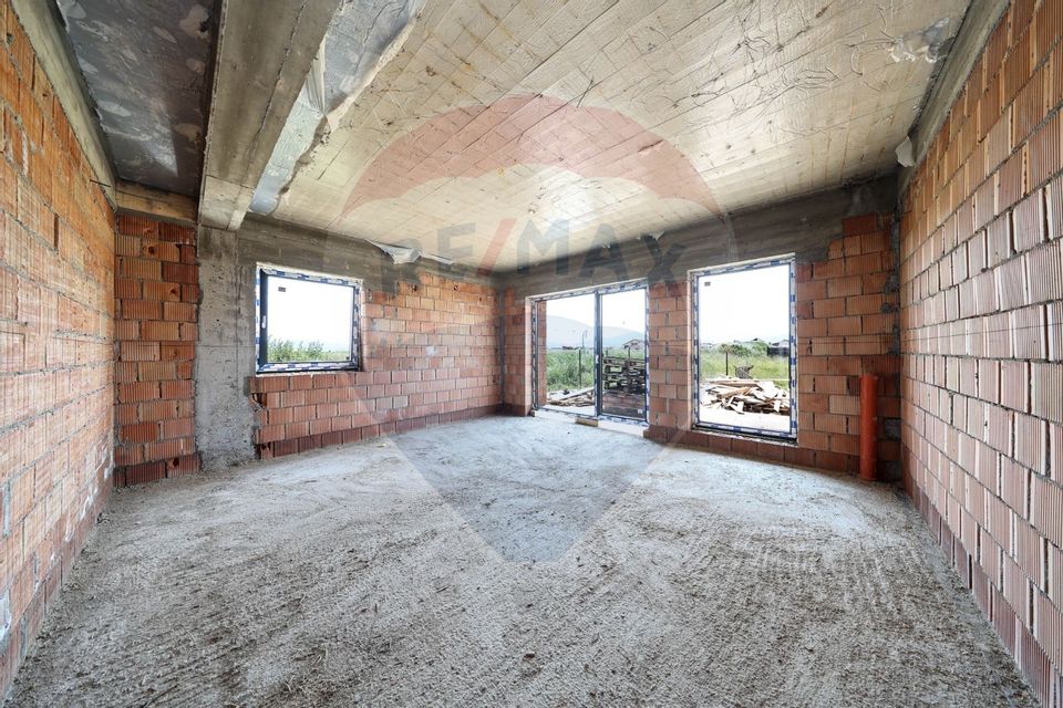 4 room House / Villa for sale