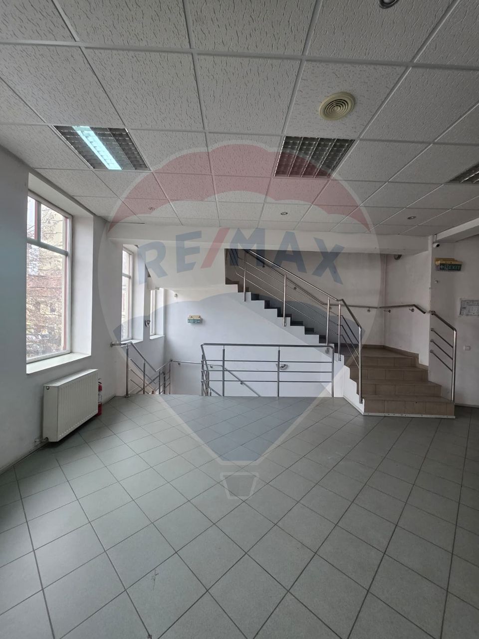 450sq.m Commercial Space for rent, Central area