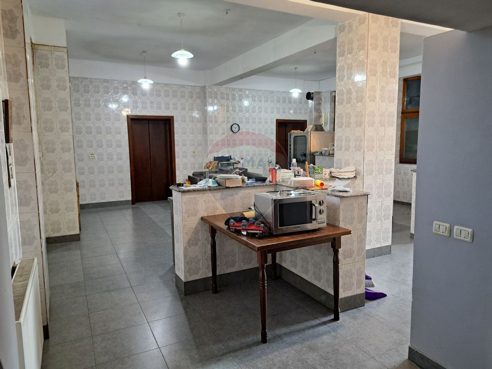 Spațiu de închiriat semicentral, 600 mp