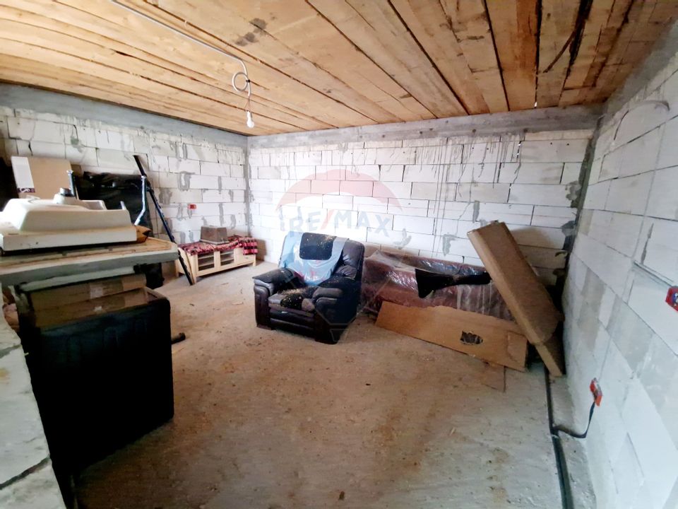 8 room House / Villa for sale