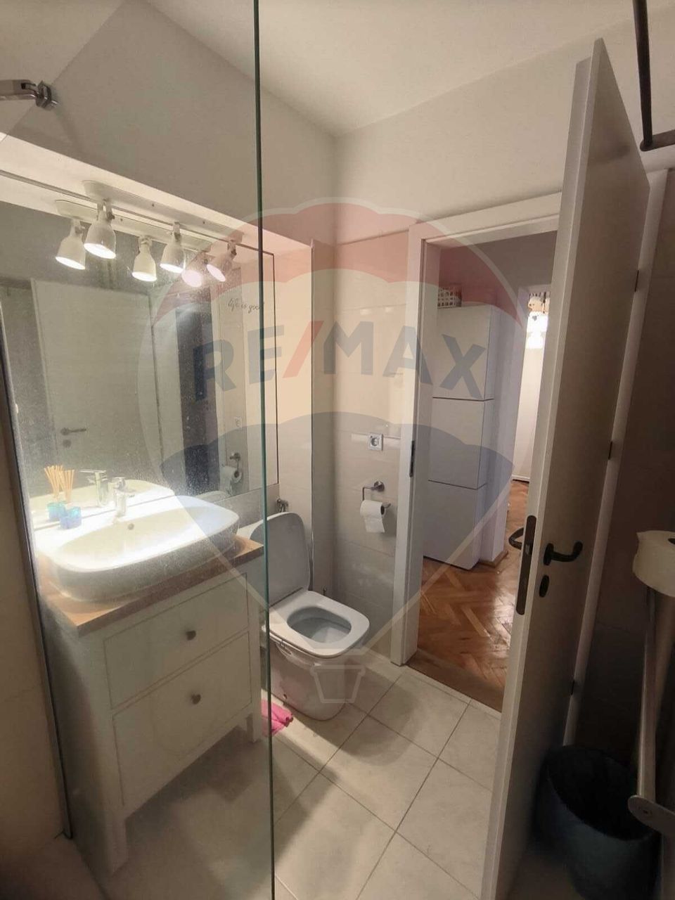 Apartament cu 2 camere de vânzare în zona Podgoria