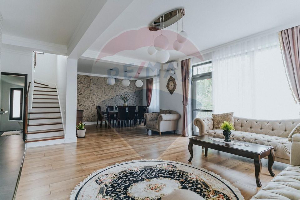 Ready to Move Family Home with Heated Pool – Gheorghe Doja Street, Ora