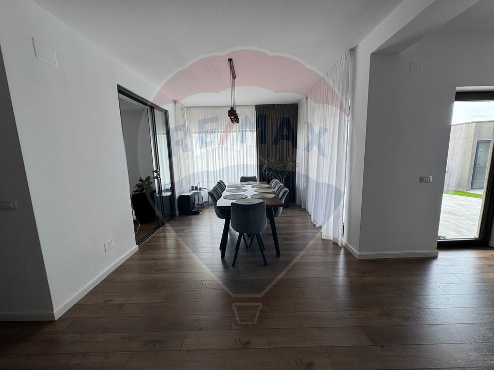 4 room House / Villa for sale