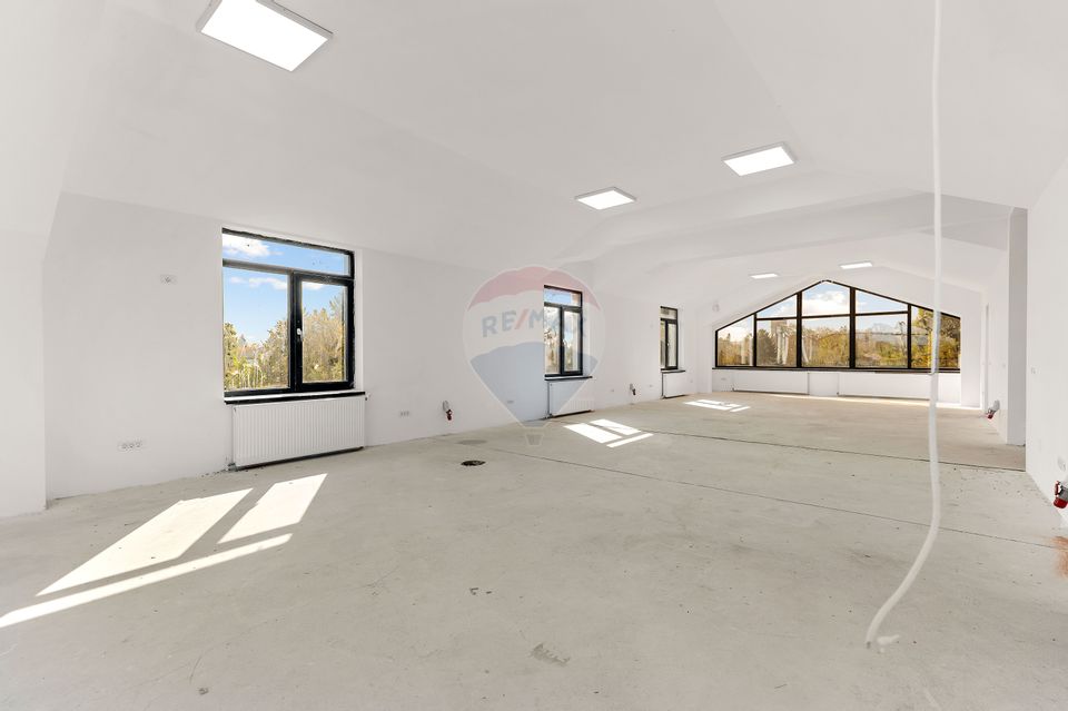 410sq.m Commercial Space for rent, Central area