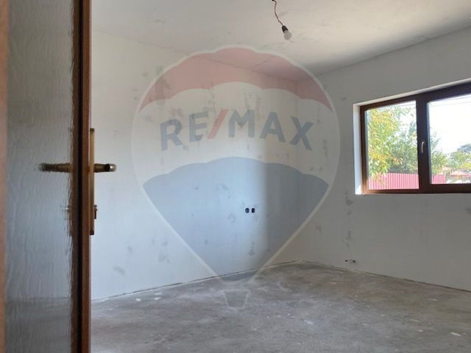 Casă / Vilă cu 5 camere de vânzare