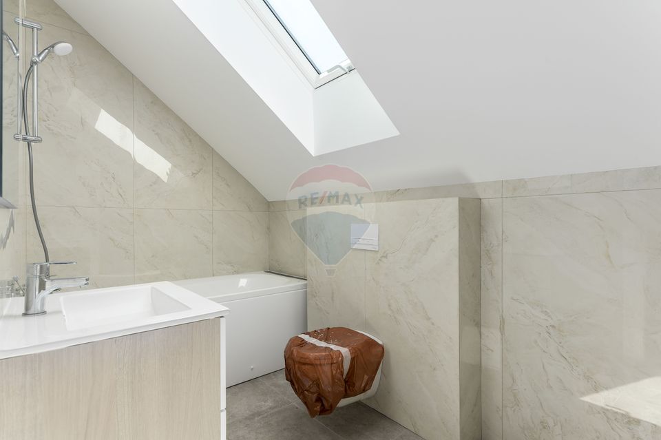 Vânzare Vilă cu 5 camere, curte si parcare de vânzare in TUNARI