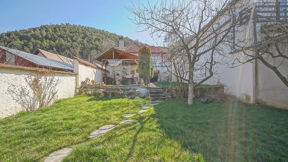 Casă cu 7 Camere + Spațiu Comercial, Oportunitate Rară, Comision 0%