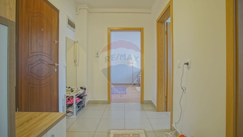 Apartament 2 camere cu parcare și grădină 30mp, zona Tractorul