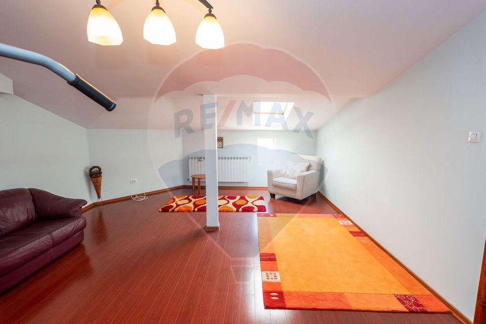 Casă 5 camere de închiriat în zona Centrala