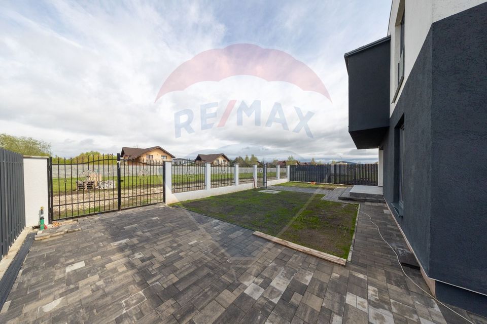 Vila moderna cu 4 camere,  P+E - teren 501 mp