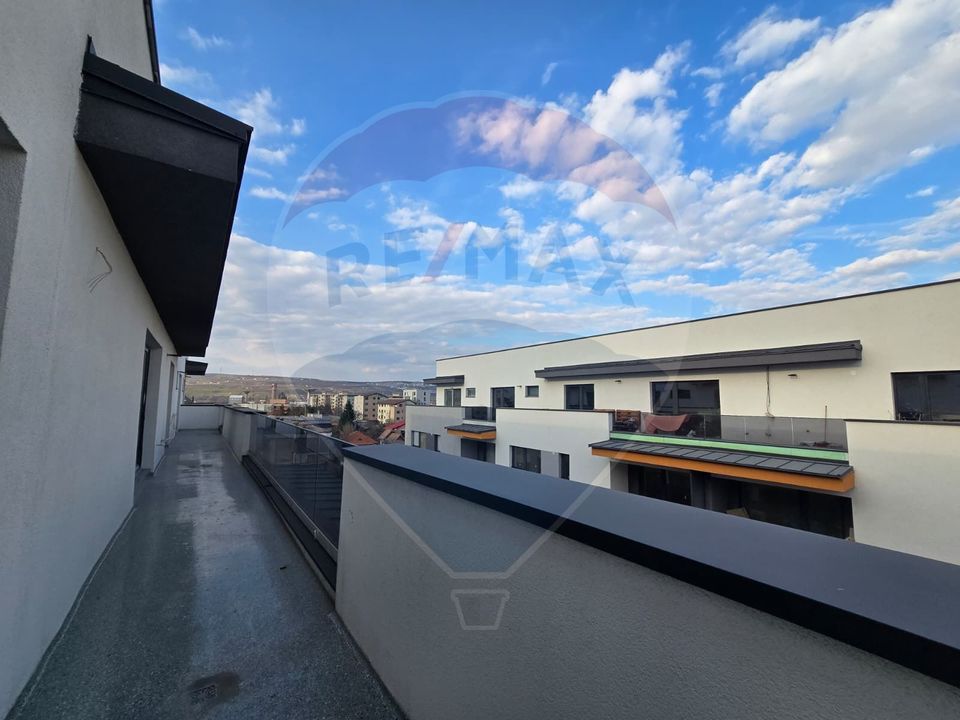 Apartament 3 camere, zona Între Lacuri