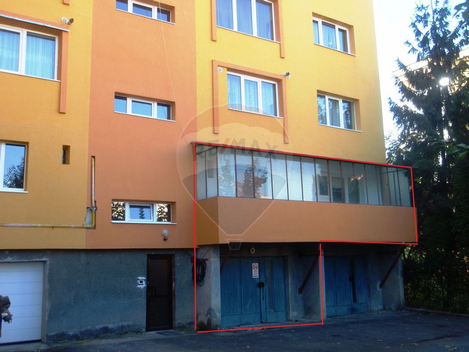 Vanzare apartament 3 camere cu garaj sub bloc