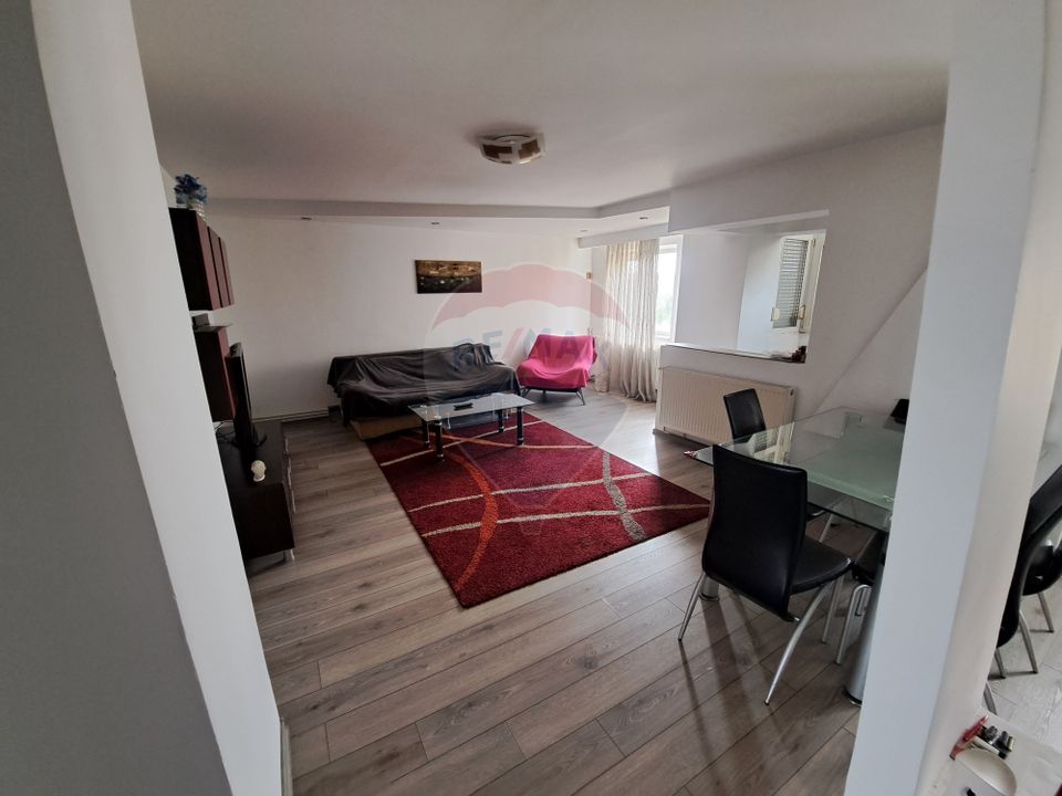 3 camere de închiriat, zona Spitalul Județean