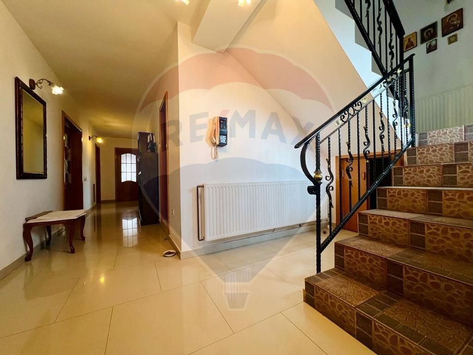 5 room House / Villa for sale