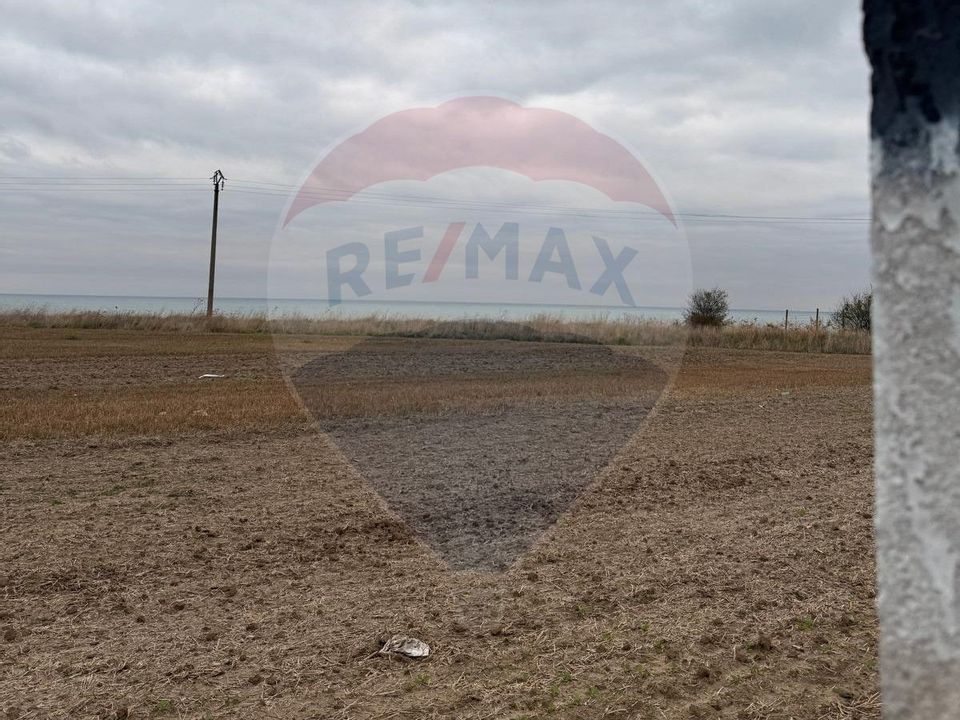 Teren intravilan de vanzare la 550m de plaja Corbu Constanta