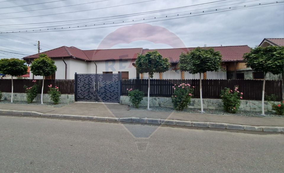 Casă 4 camere, 363 mp teren, Filiasi,