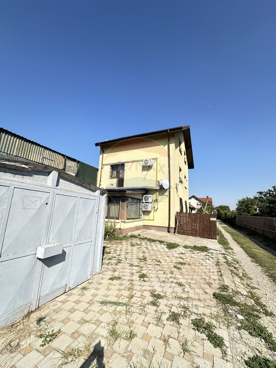 Apartament 2 camere cu curte si Garaj/ sos. Buc-Magurele