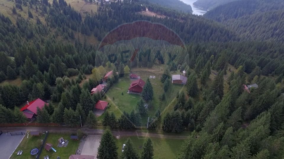 Casă de vacanță, de vânzare, pretabilă locuință sau afacere hotelieră