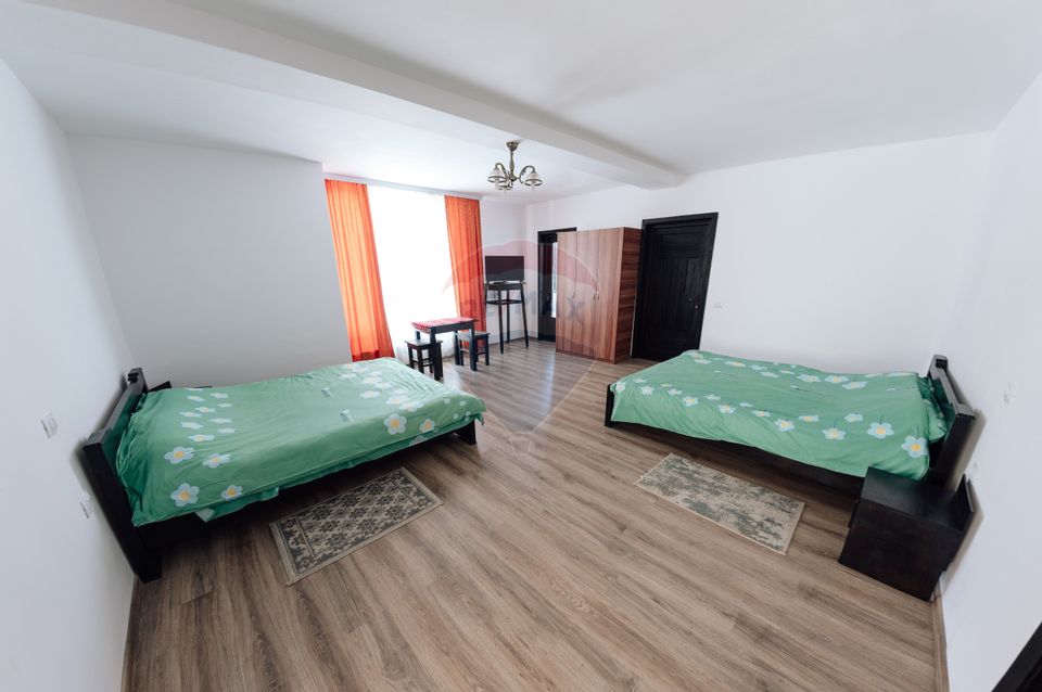 25 room Hotel / Pension for sale