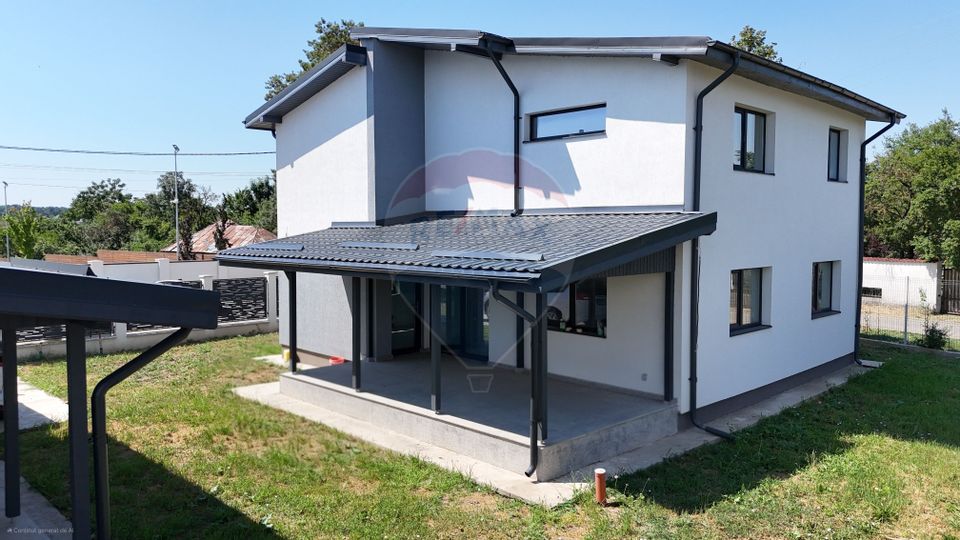 5 room House / Villa for sale