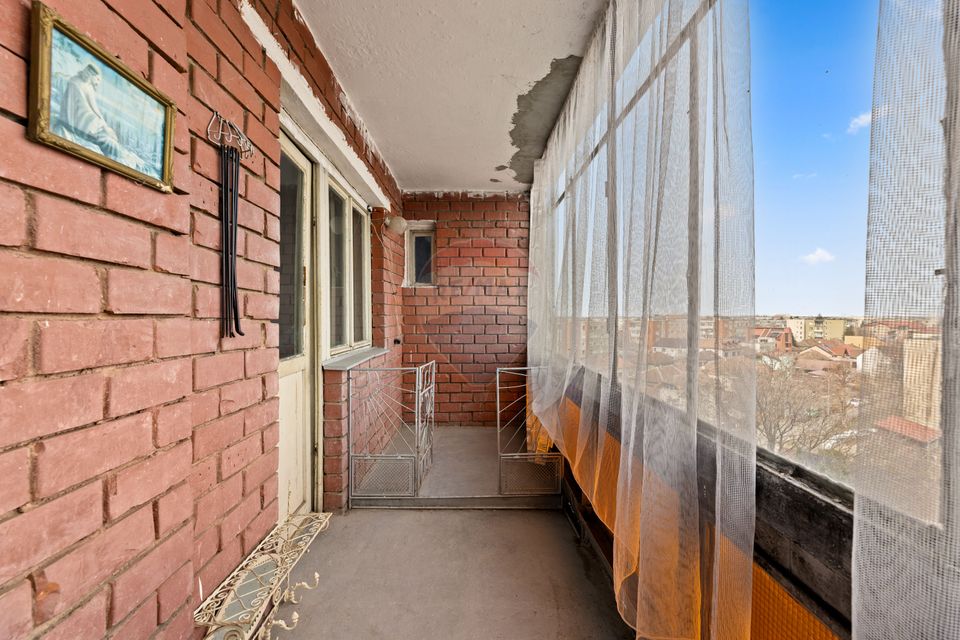 Apartament cu 3 camere de vânzare în zona Aurel Vlaicu