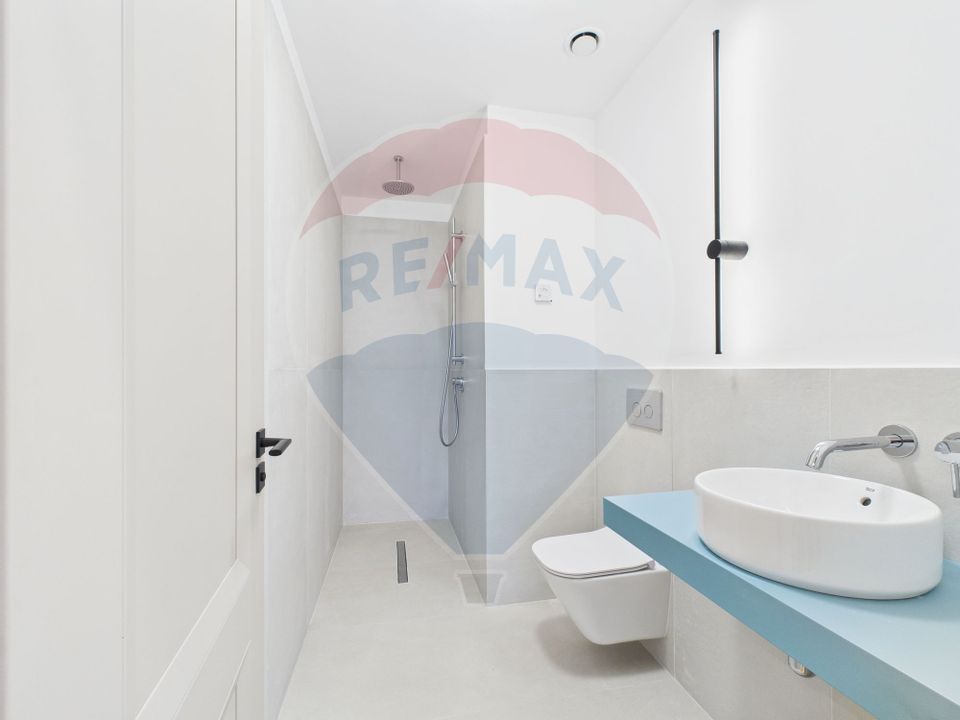 Vila luminoasa cu 4 camere si panouri solare in Amber FOREST Tunari