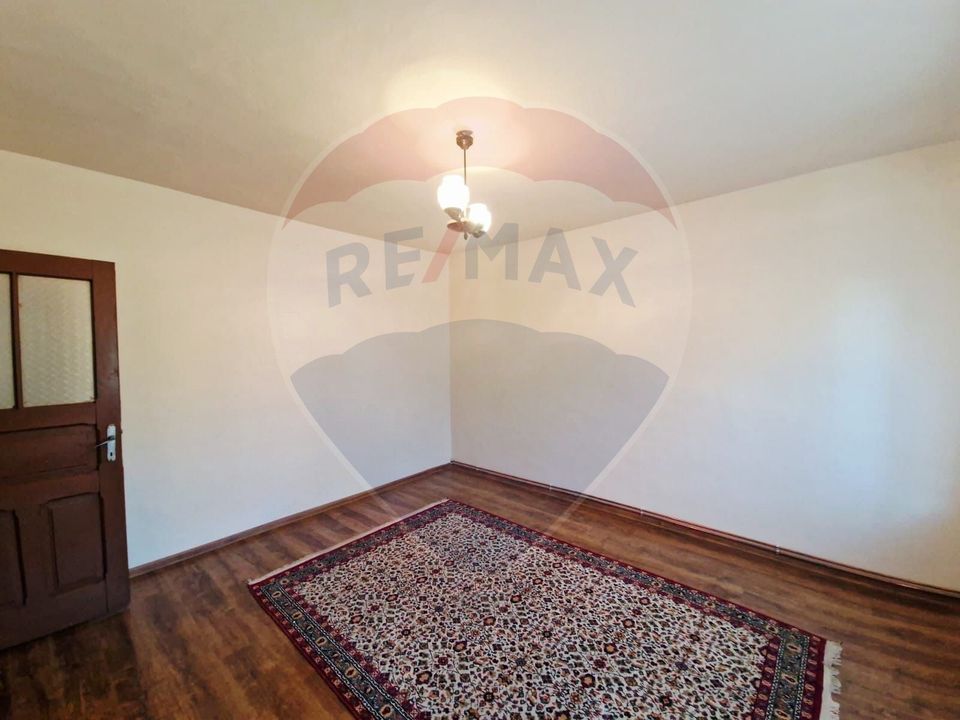 Casă / Vilă  str. Ana Ipatescu S+P+1 , 5 camere , teren - 252 mp