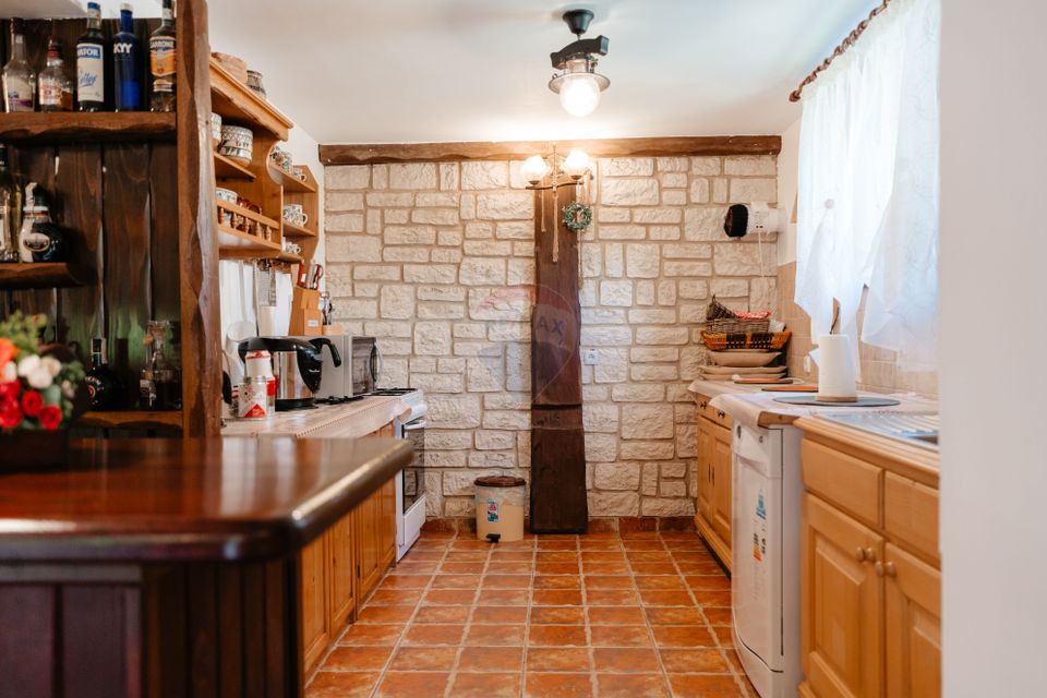 Vilă cu 6 camere, teren de 1000mp, într-un resort montan privat