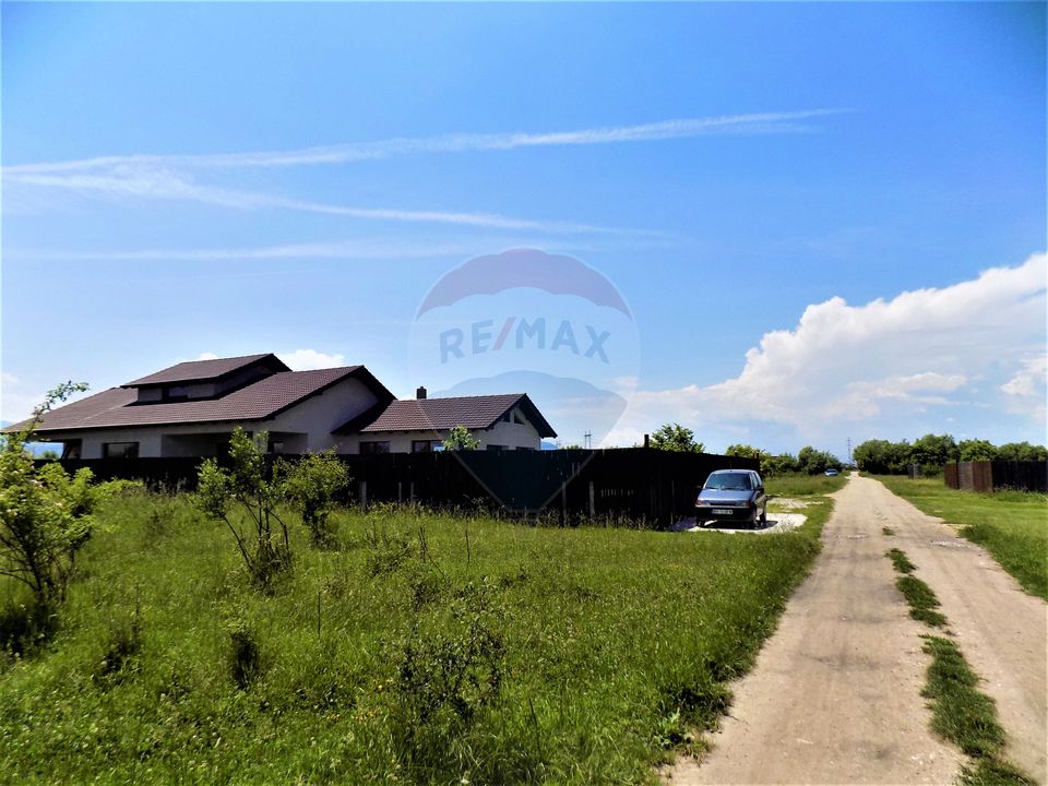 REZERVAT !!! Comision 0% Teren 1287 mp Sanpetru Livada