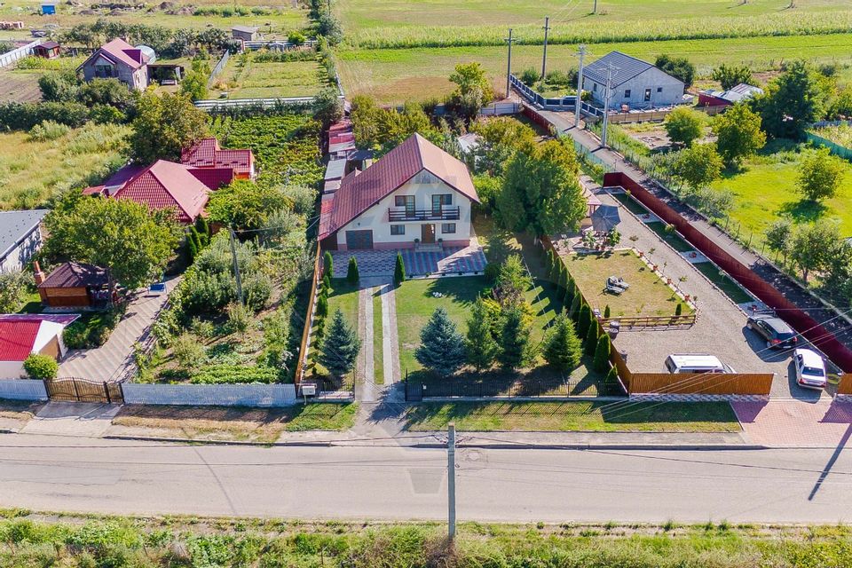 Casă / Vilă cu 5 camere de vânzare în zona Central