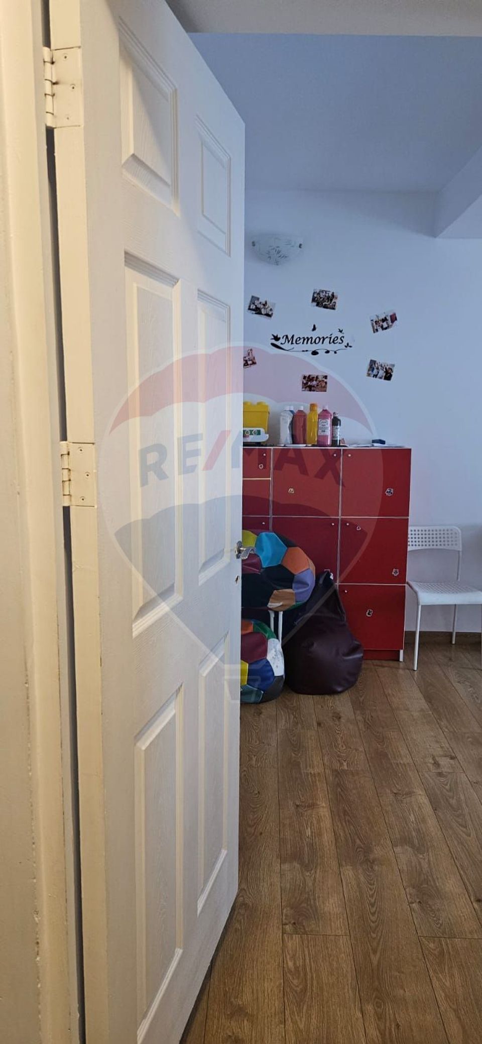 Casă / Vilă cu 6 camere de vânzare în zona Ozana-Pallady
