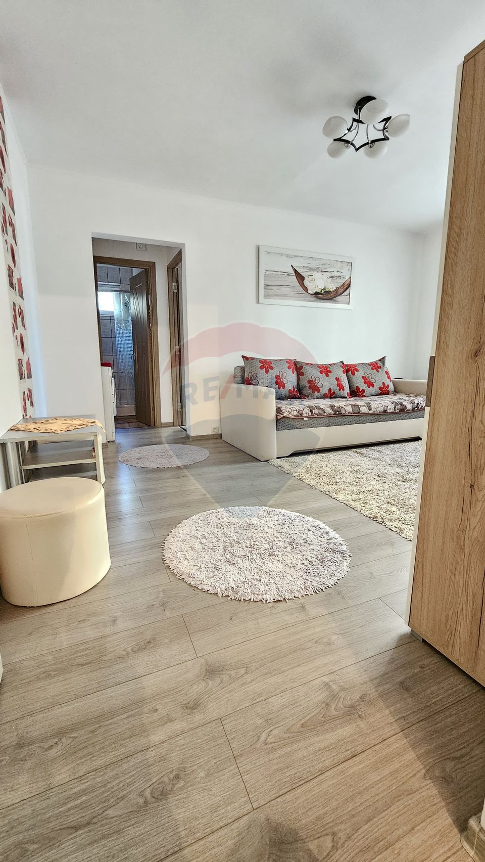 Apartament cu 2 camere renovat mobilat si utilat Dupa Zid