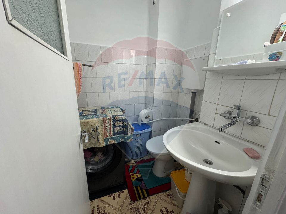 Apartament  cu 3 camere de vanzare 1 Mai