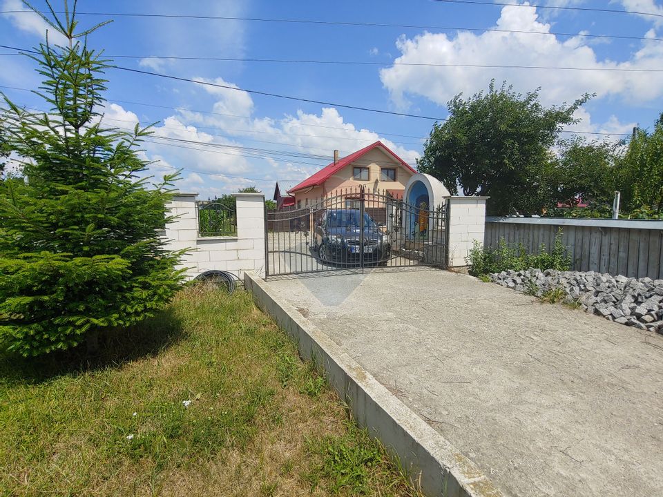 Casă / Vilă de lux cu 5 camere de vânzare în Vadu Moldovei, Suceava