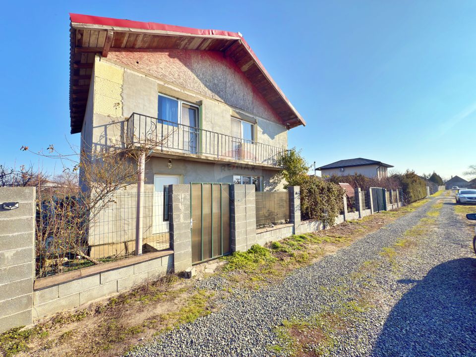 Casă cu 4 camere de vânzare în Vladimirescu, jud. Arad