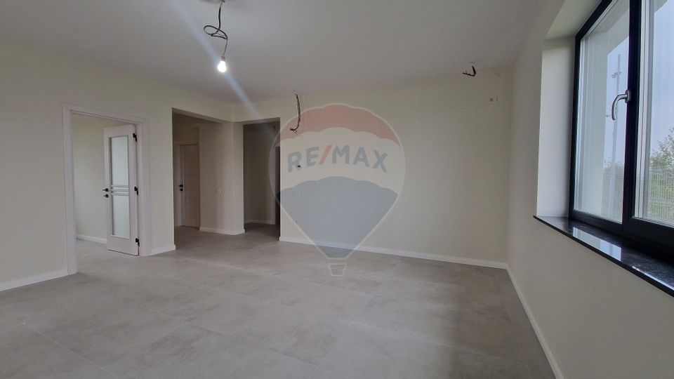 Casă / Vilă cu 3 camere de vânzare Ciocanesti