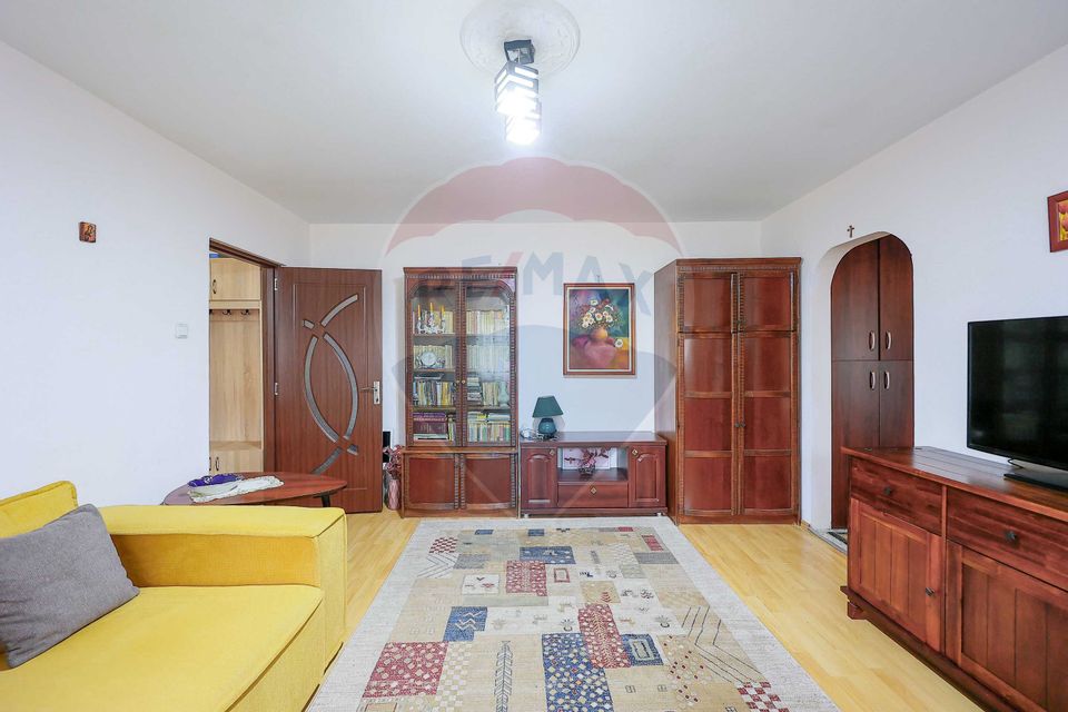 Apartament cu 2 camere de vânzare, în zona Rogerius