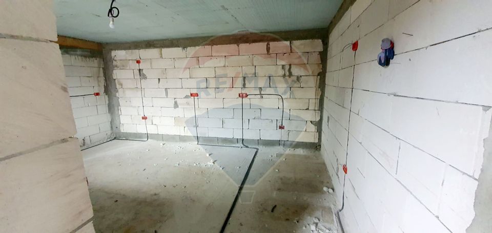 8 room House / Villa for sale