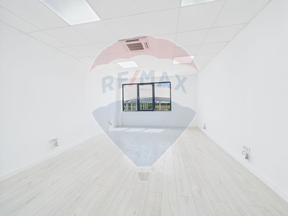 Modern industrial space hall for rent