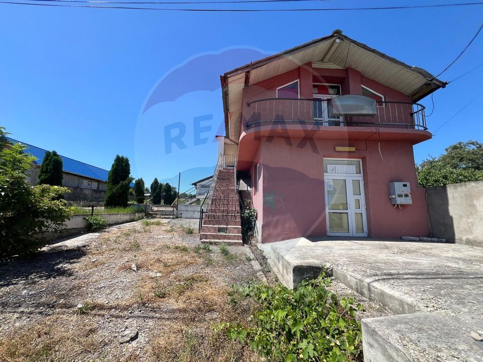 Casă / Vilă cu 5 camere de vânzare