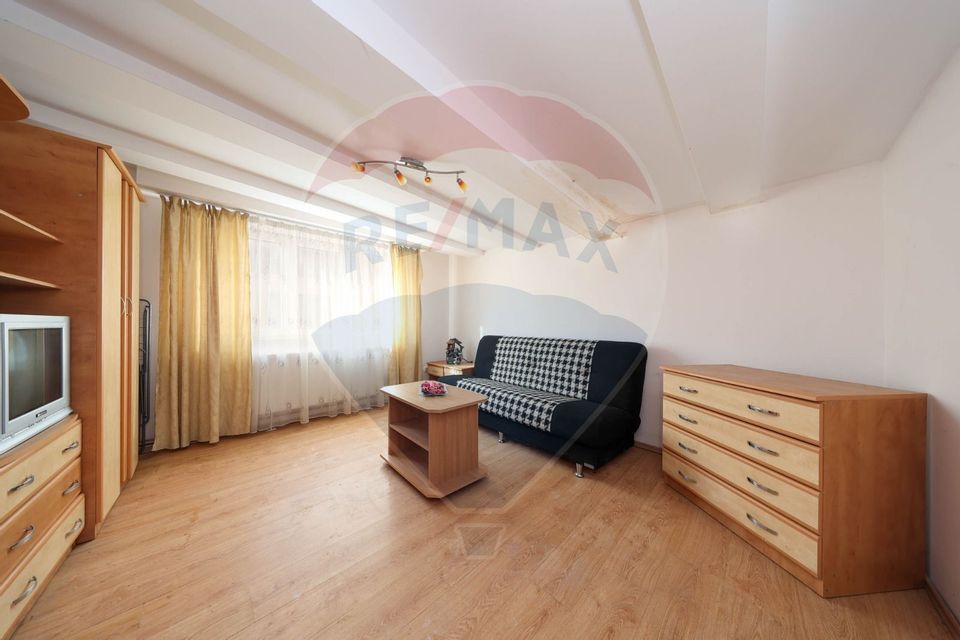 Casă cu 1 camera de vânzare în zona Centrul Istoric