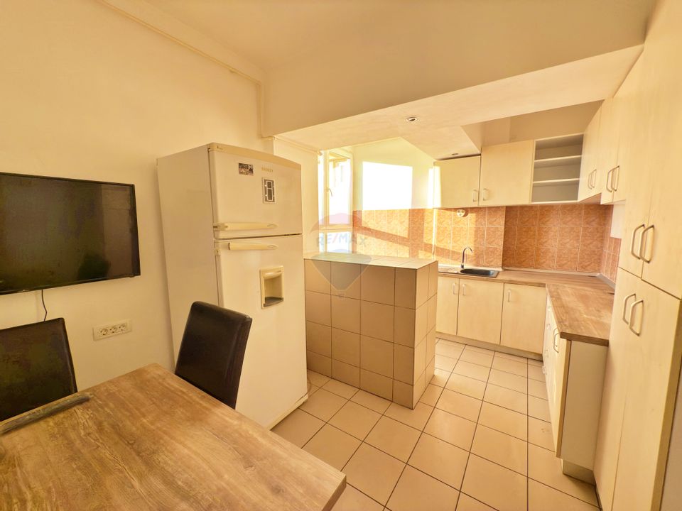 Apartament cu 3 camere decomandat, situat pe malul Mureșului, Arad