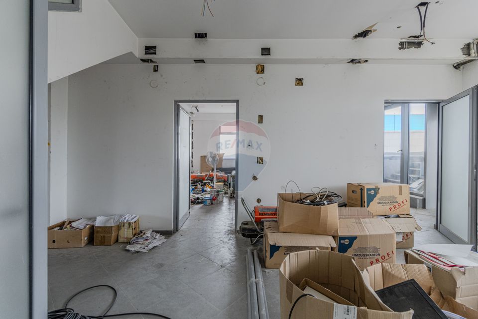 Cladire de 902 mp utili de vânzare, zona Grivitei - DN 13, COMISION 0