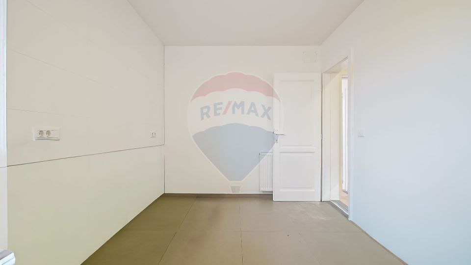 COMISION 0|VILA  STUPINI – 1.400 MP TEREN, 295 MP UTILI