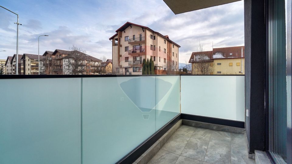 Apartament cu 3 camere de închiriat