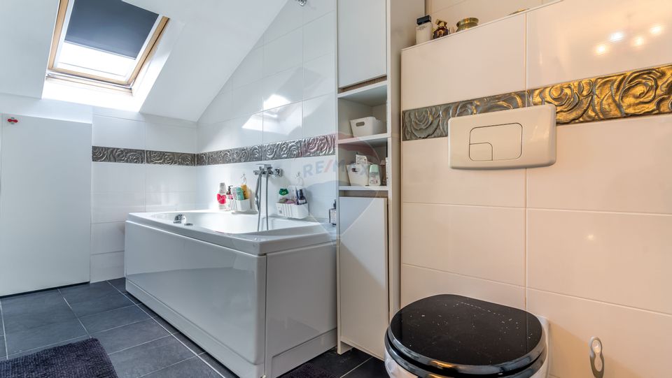 4 room Apartment for sale