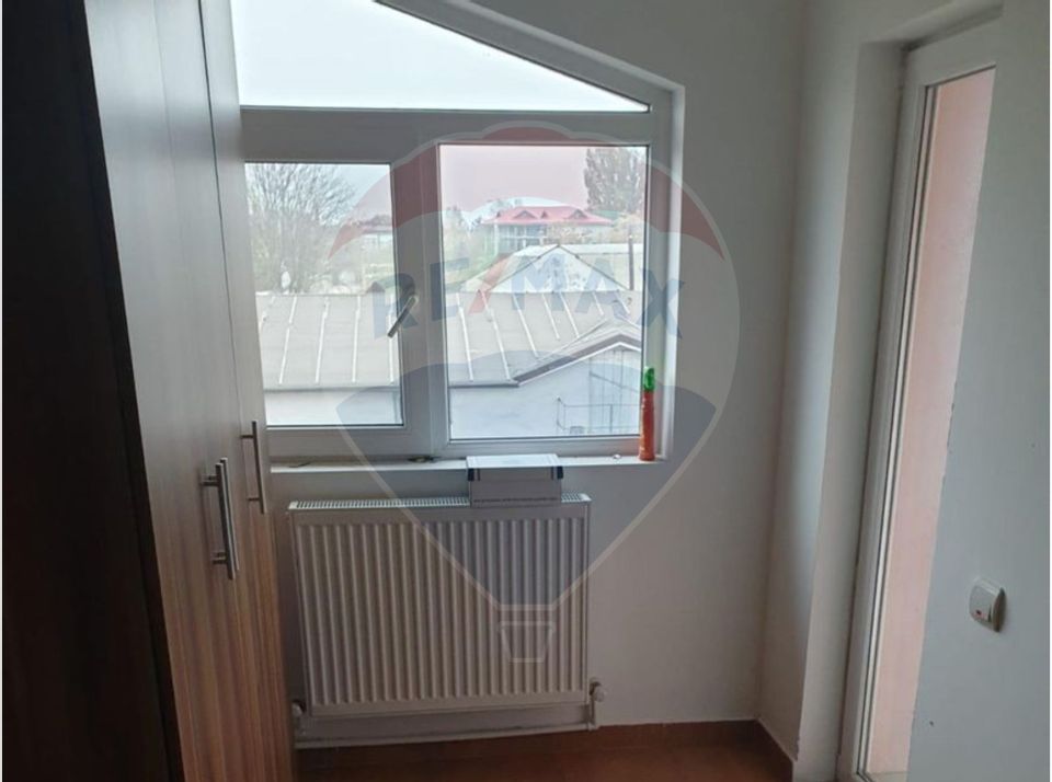 Casă / Vilă cu 6 camere de închiriat în zona Bratianu