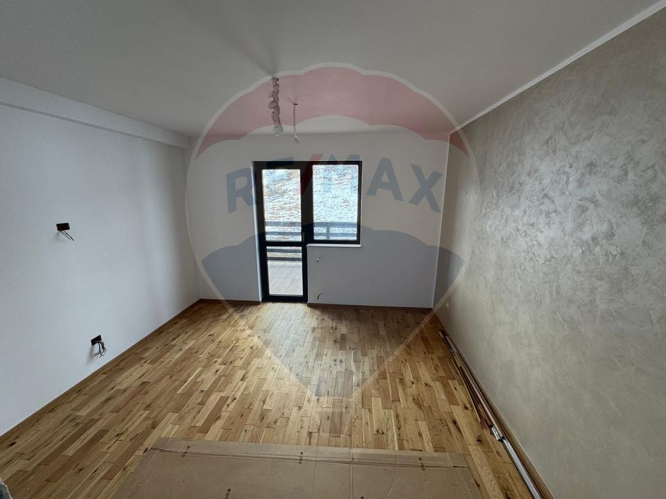 8 room House / Villa for sale, Darmanesti area